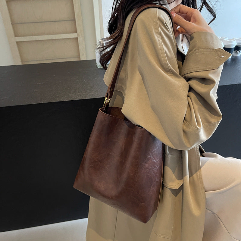 Maison Maryim Everyday Commuter Tote — detail view — tote