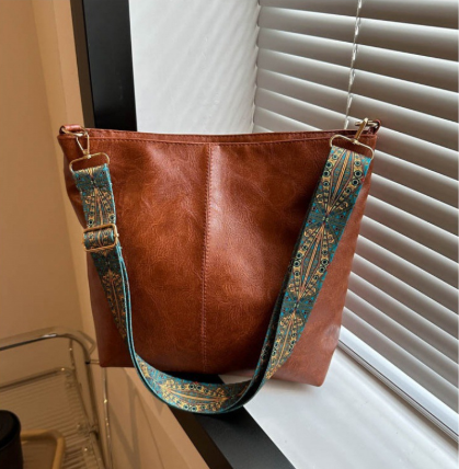 Maison Maryim Essential Vegan Bucket Bag — front view — bucket bag